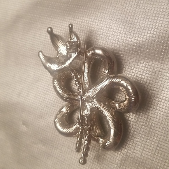 Vintage Floral Rhinestone Brooch - Picture 3 of 3